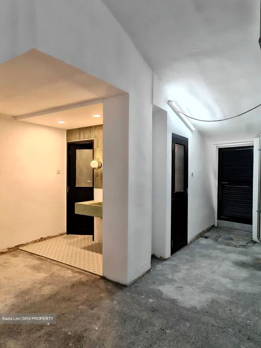 Lorong Telok (D1), Retail #555847301